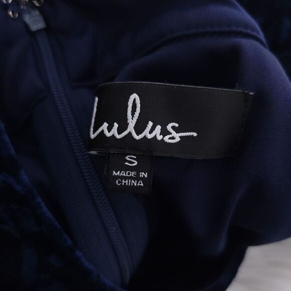 Lulu's A Little Crush Navy Blue Velvet Cold-Shoulder Bodycon Dress Size Small - Picture 11 of 12